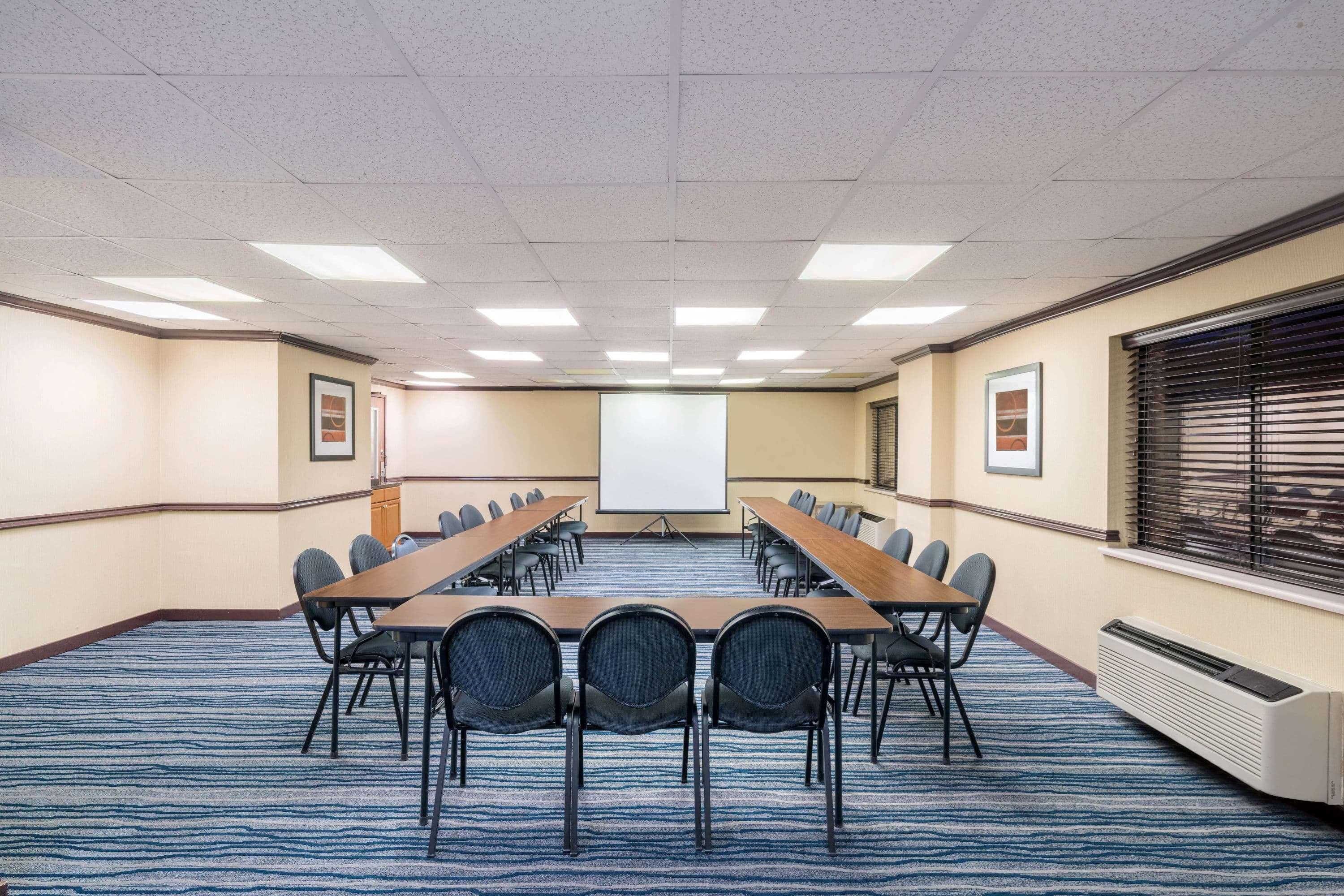 Comfort Inn & Suites Брентуд Екстериор снимка