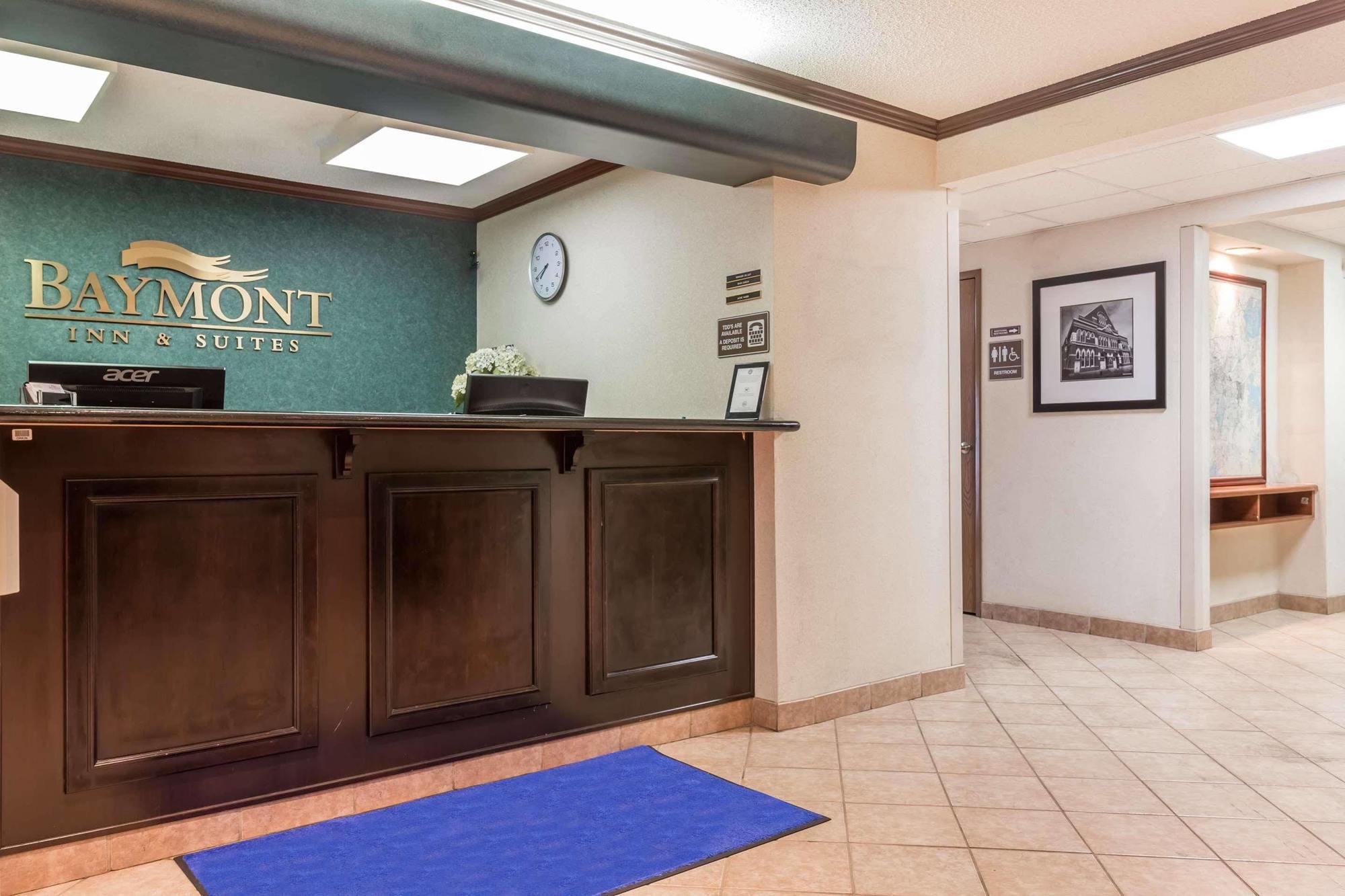 Comfort Inn & Suites Брентуд Екстериор снимка