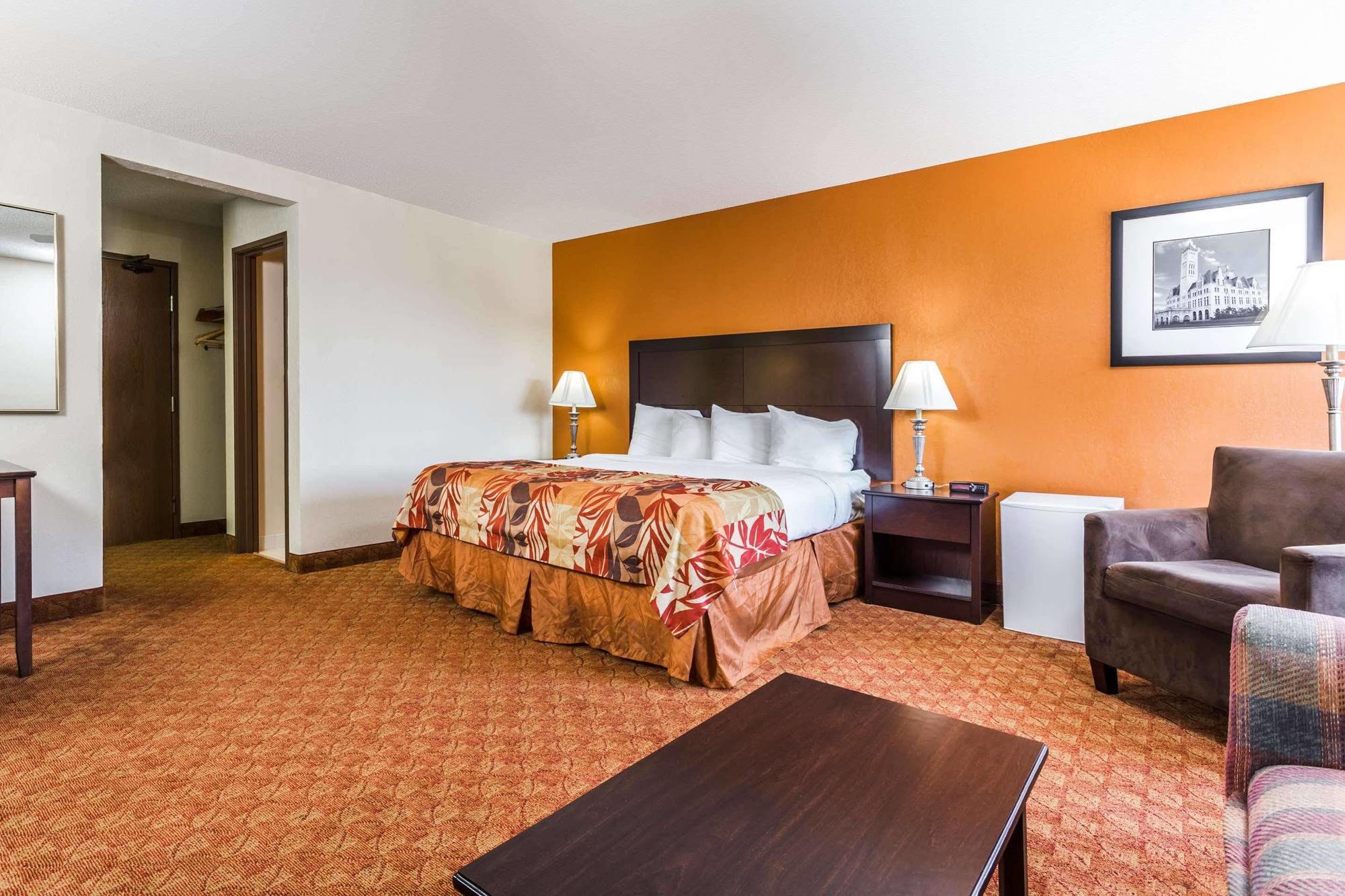 Comfort Inn & Suites Брентуд Екстериор снимка