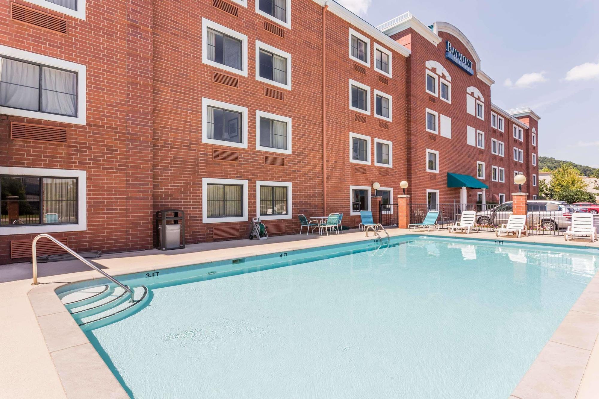 Comfort Inn & Suites Брентуд Екстериор снимка