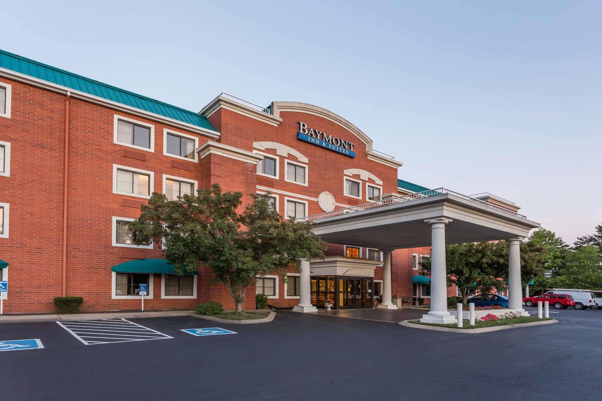 Comfort Inn & Suites Брентуд Екстериор снимка